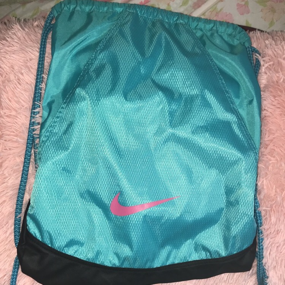 Nike drawstring bag